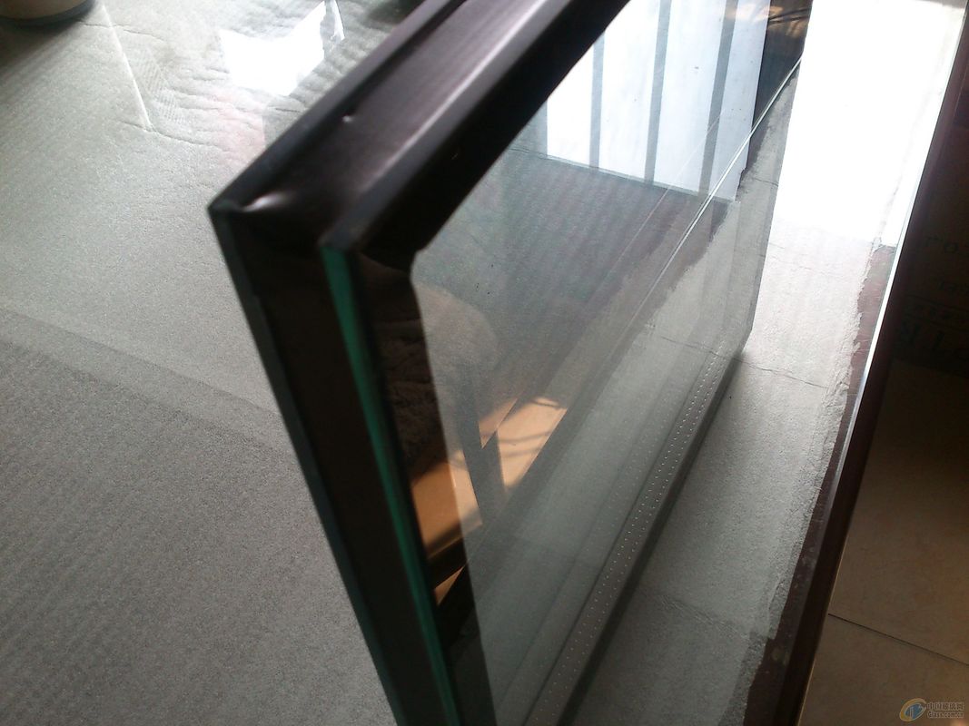 Verre isolant anti-éblouissement à faible E avec couleurs optionnelles pour la construction et la décoration de la maison
