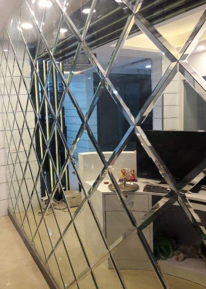 Miroir décoratif en argent en aluminium en verre salle de bains flottant en forme de cloisonnage