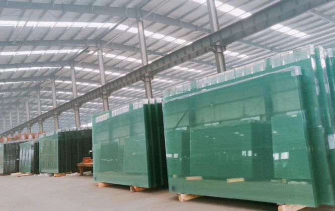 6-19mm Tinté Clear Float Glass Ultra Clear Pour la fenêtre porte décorative salle d'exposition