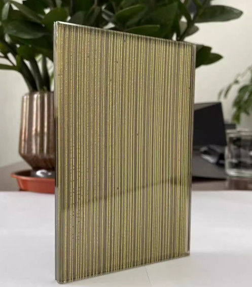 Verre à mailles colorées de spécialité claire vitrage filaire stratifié pour la décoration intérieure