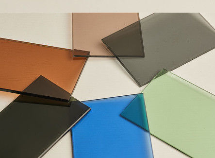 Traitement plat du verre teinté de couleur vert foncé/gris foncé/bleu Ford/bronze, etc.