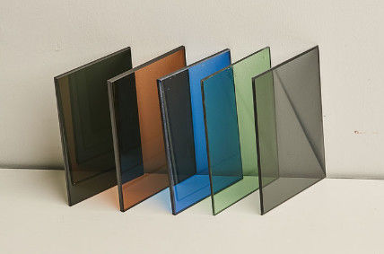 Traitement plat du verre teinté de couleur vert foncé/gris foncé/bleu Ford/bronze, etc.