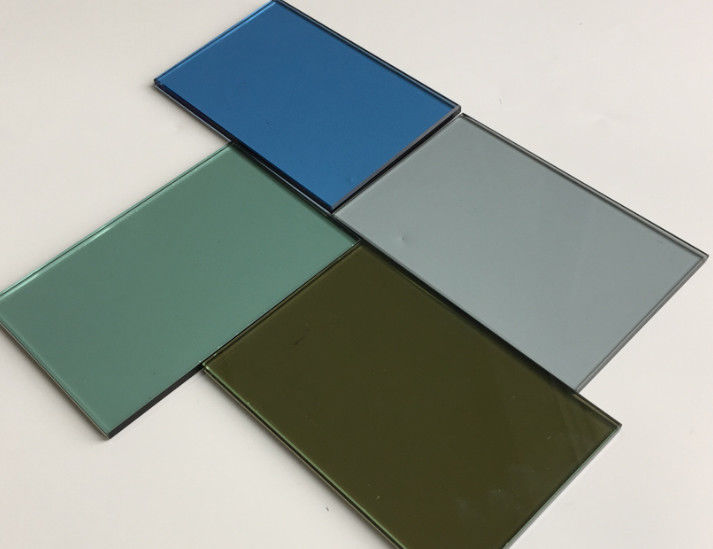 Sélection de verre réfléchissant de couleur bleu foncé / vert foncé / bronze / clair / or / gris foncé