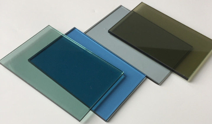 Sélection de verre réfléchissant de couleur bleu foncé / vert foncé / bronze / clair / or / gris foncé