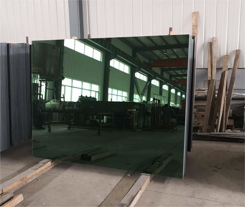 Sélection de verre réfléchissant de couleur bleu foncé / vert foncé / bronze / clair / or / gris foncé
