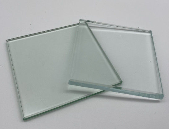 Taille/Épaisseur de la feuille de verre transparente personnalisée pour le mur de rideau/le verre de plancher/la lumière du ciel/la serre