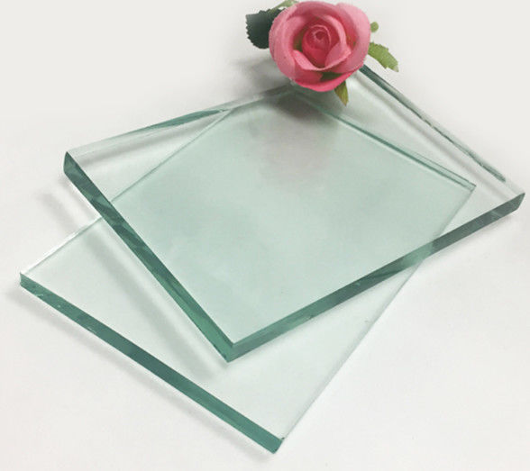 Taille/Épaisseur de la feuille de verre transparente personnalisée pour le mur de rideau/le verre de plancher/la lumière du ciel/la serre