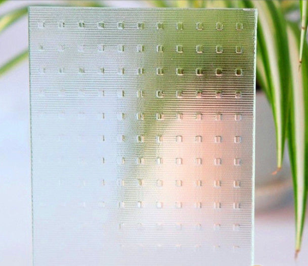 Bonne stabilité chimique Le verre à motifs plats utilisé pour la décoration intérieure et les cloisons