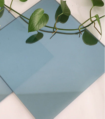 Vitrage réfléchissant teinté de conception unique et durable pour la décoration de bâtiments