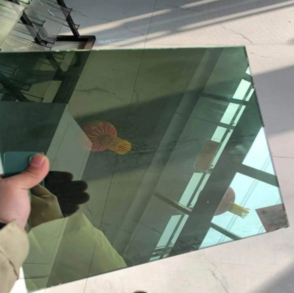 2mm-8mm verre réfléchissant teinté en E bas pour bâtiment / voiture automobile / mur de rideau salle de soleil