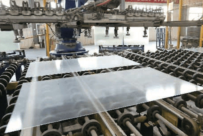 Panneau solaire électrifiable ultra-clair Verre photovoltaïque/Sonne-ombre Conservation de la chaleur utilisée pour la construction de mur de rideau/Gla
