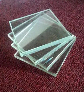 Verre ultra-transparent avec une consistance de couleur pour les fenêtres et les portes du bâtiment