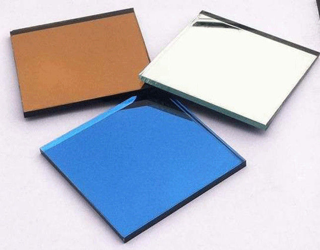 Verres flottants réfléchissants colorés bleu foncé, vert foncé, vert français, vert clair