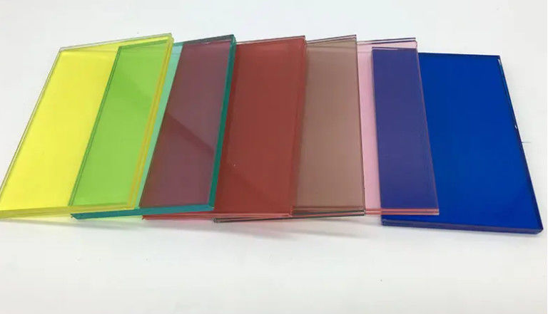 Traitement plat du verre teinté avec couleur vert foncé / gris foncé / bleu Ford