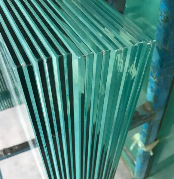 Fabrique de verre stratifié personnalisé pour les portes de bâtiments