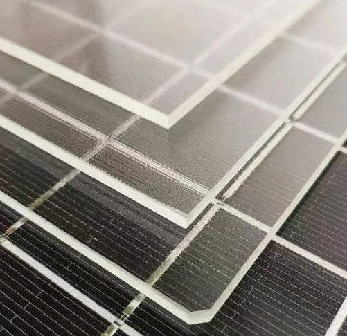 3.2 mm-4.3 mm de verre de panneau solaire tempéré à faible teneur en fer pour le système solaire