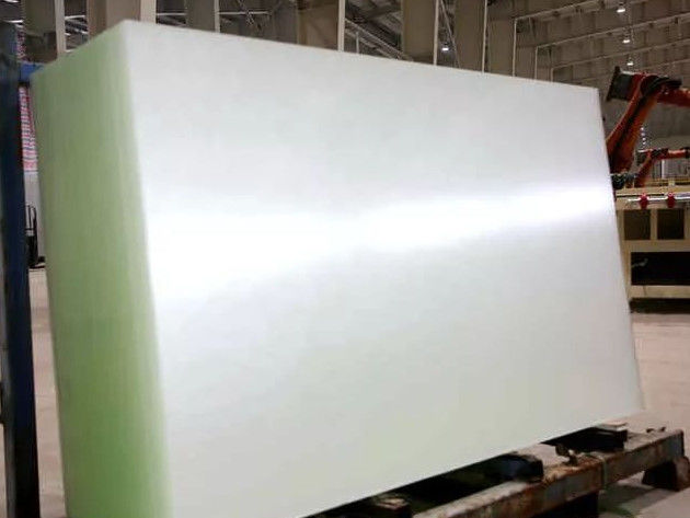 Vente à chaud 3,2 mm-4 mm ultra-clar Low Iron Tempered Solar Glass pour les panneaux solaires