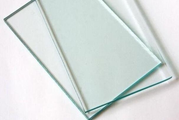 Verre trempé à la glace de 4 mm avec bord plat Pour les accents décoratifs de la cuisine Balcon balustrades