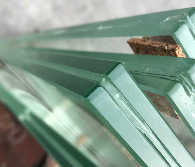 6.38mm 8.38mm 10.38mm 12.38mm Verre stratifié PVB de couleur claire avec certificat CSI、CE、SGCC pour le verre de bâtiment