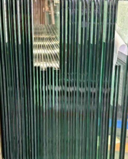 Fabricant de verre trempé teinté clair de sécurité 6.38-42.38mm pour fenêtres et portes/Escalier laminé/Ascenseur/Rampes/Verre de construction avec film PVB/Sgp