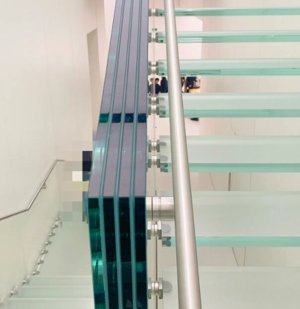 6.76-12.38mm Verre de sécurité feuilleté trempé pour la construction d'escaliers décoratifs