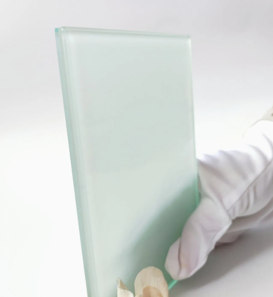 Verres trempés de haute qualité pour fenêtres et portes